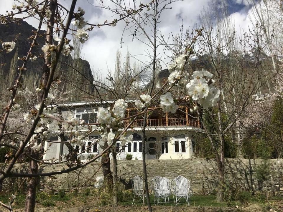 Embassy Villa Suites Karimabad  Eksteriør billede