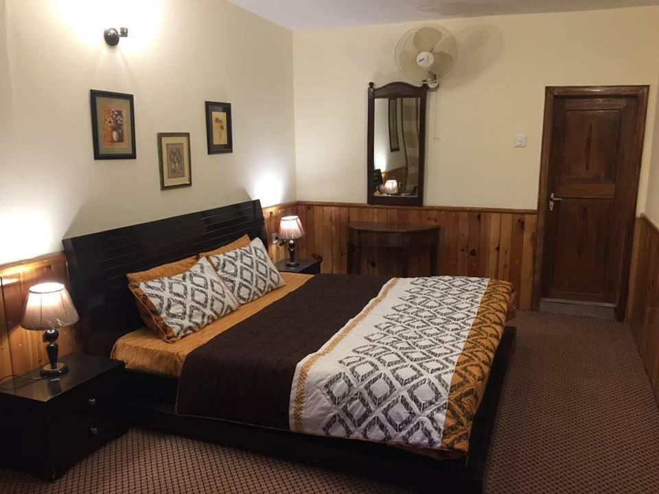 Embassy Villa Suites Karimabad  Eksteriør billede